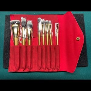 Luxor Glitter and Gold 8 Brush Set